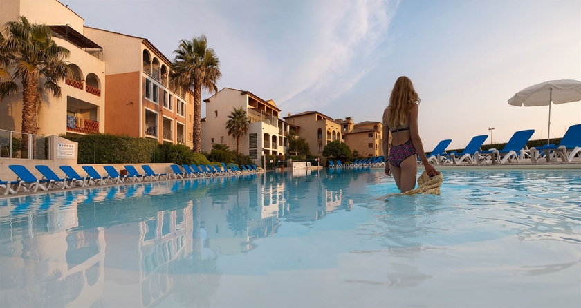 Imagen de la piscina del Hotel PIERRE ET VACANCES LES RIVAGES DE COUDOULIERE. Foto 13