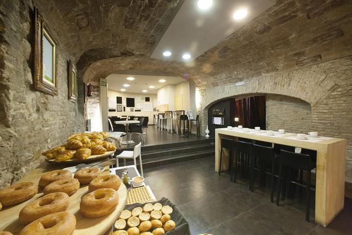 Imagen del bar/restaurante del Hotel PILAR PLAZA. Foto 6