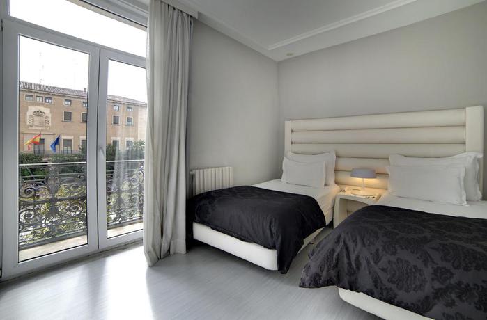 Imagen de la habitación del Hotel PILAR PLAZA. Foto 15