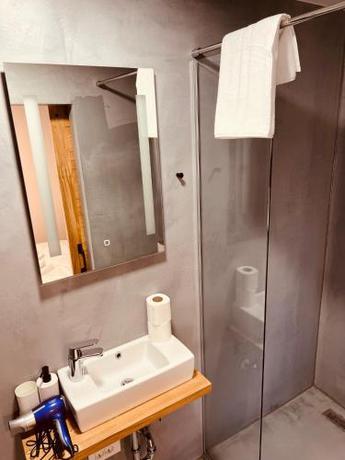 Imagen de la habitación del Hotel PJ Cerklje - 5min to Airport - Free Parking. Foto 14