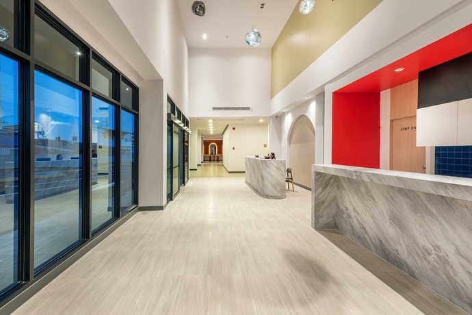 Imagen de los interiores del Hotel PLAAI Plus Bowin. Foto 19