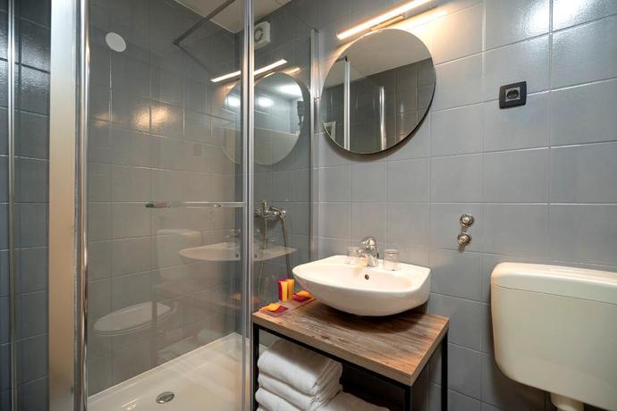 Imagen de la habitación del Hotel PLACES Hvar By Valamar. Foto 18