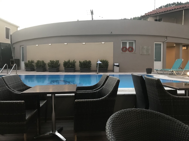 Imagen de la piscina del Hotel PLAZA HOTEL NAFPAKTOS. Foto 18