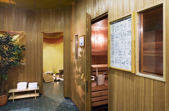 Imagen de la piscina del Hotel PLAZA INN Regensburg. Foto 16