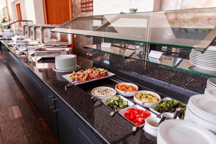 Imagen del bar/restaurante del Hotel PLAZA INN Stuttgart-Ditzingen. Foto 2