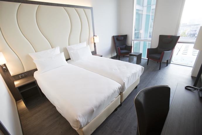 Imagen de la habitación del Hotel PLAZA Premium Almere. Foto 11