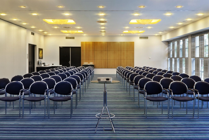 Imagen de los interiores del Hotel PLAZA Premium Grand Winston. Foto 10