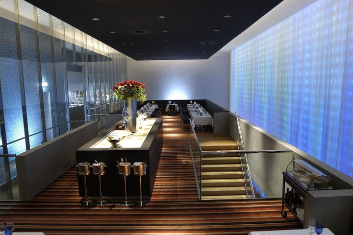 Imagen de los interiores del Hotel PLAZA Premium Grand Winston. Foto 13