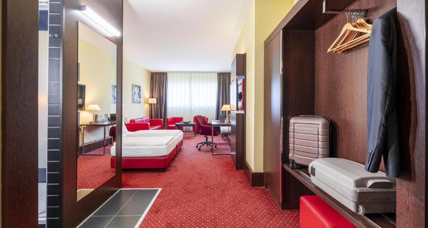 Imagen de la habitación del Hotel PLAZA Premium Salzburg. Foto 11