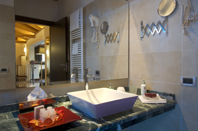 Imagen de la habitación del Hotel POGGIO REGILLO. Foto 13