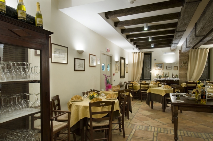 Imagen del bar/restaurante del Hotel POGGIO REGILLO. Foto 5