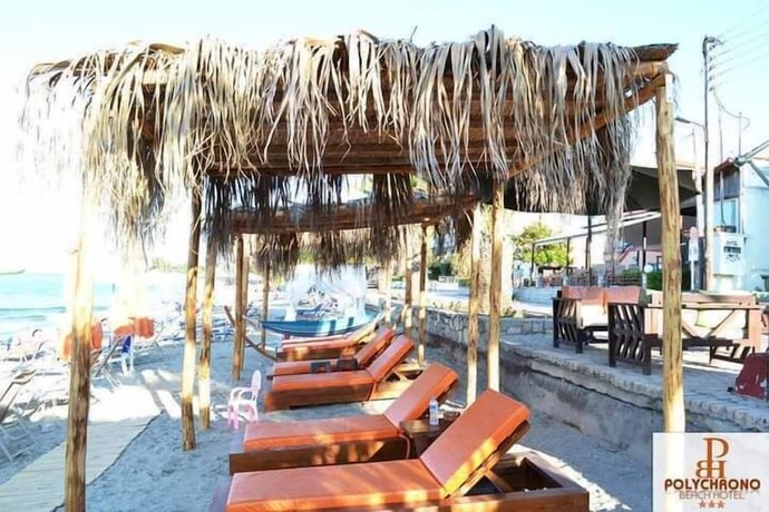 Imagen general del Hotel POLYCHRONO BEACH HOTEL. Foto 17