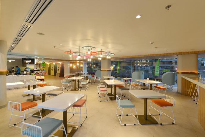 Imagen del bar/restaurante del Hotel POP! Hotel Solo. Foto 6