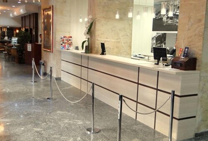 Imagen de los interiores del Hotel PORTO ALEGRE CITY. Foto 18