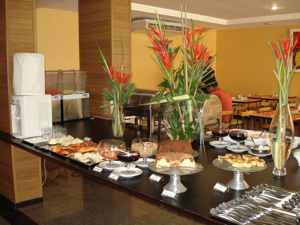 Imagen del bar/restaurante del Hotel PORTO DA PRAIA. Foto 3