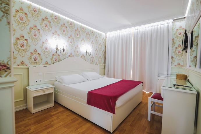 Imagen de la habitación del Hotel PORTO EDA. Foto 8