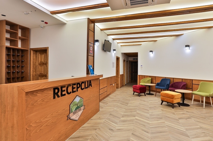 Imagen de los interiores del Hotel PORTO TARA. Foto 19