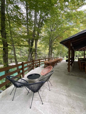 Imagen de la habitación del Hotel PORTO TARA. Foto 12