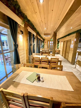 Imagen del bar/restaurante del Hotel PORTO TARA. Foto 1