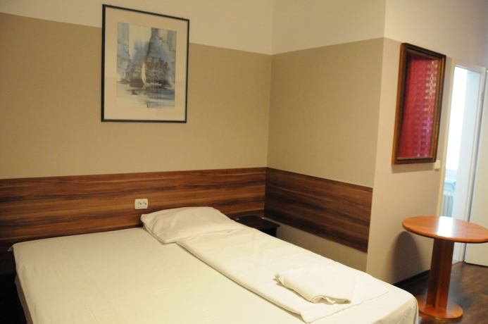 Imagen de la habitación del Hotel POTSDAMER INN. Foto 3
