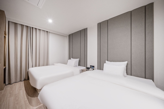 Imagen de la habitación del Hotel POVERTA STAY HOTEL. Foto 9