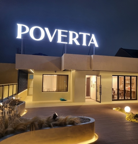 Imagen general del Hotel POVERTA STAY HOTEL. Foto 1