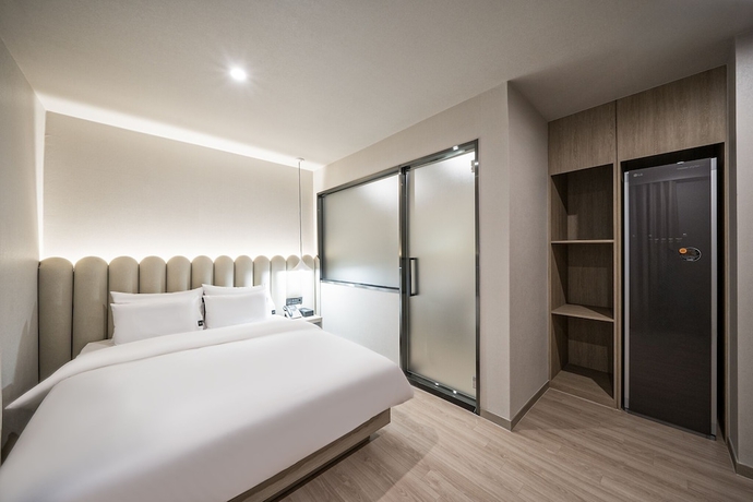 Imagen de la habitación del Hotel POVERTA STAY HOTEL. Foto 15