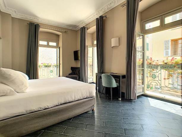 Imagen de la habitación del Hotel POZZO DI BORGO. Foto 2