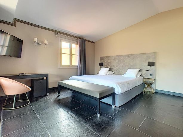 Imagen de la habitación del Hotel POZZO DI BORGO. Foto 7