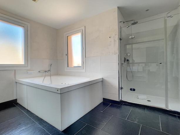 Imagen de la habitación del Hotel POZZO DI BORGO. Foto 15