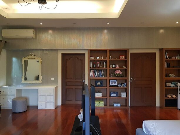 Imagen de la habitación del Hotel PP Villa Toscana. Foto 5