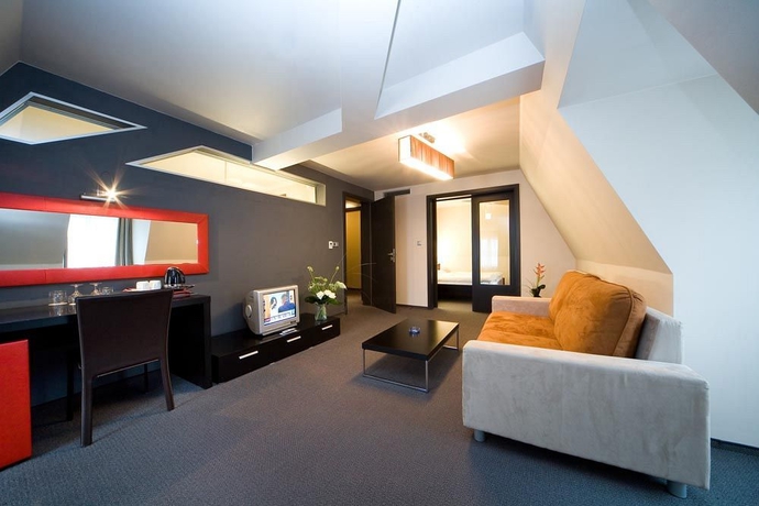 Imagen de los interiores del Hotel PRAGUE INN. Foto 14