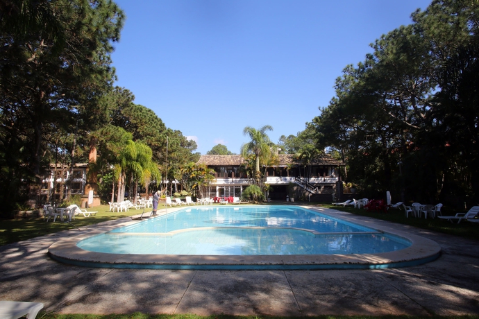 Imagen de la piscina del Hotel PRAIA MOLE HOTEL. Foto 11