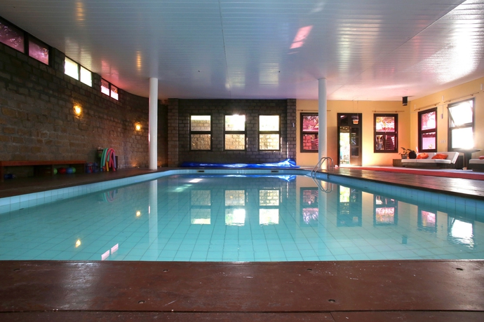 Imagen de la piscina del Hotel PRAIA MOLE HOTEL. Foto 16