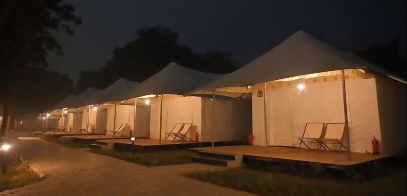 Imagen de los interiores del Hotel PRAVEG TENT CITY AYODHYA BRAHMAKUND. Foto 14