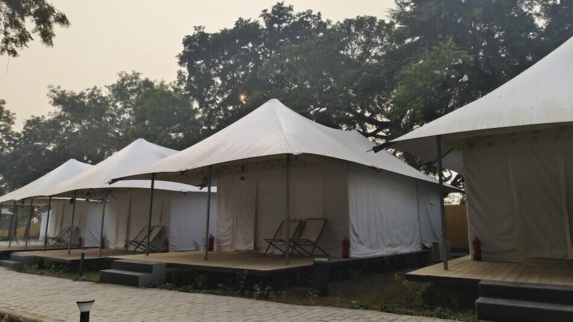 Imagen de los interiores del Hotel PRAVEG TENT CITY AYODHYA BRAHMAKUND. Foto 16
