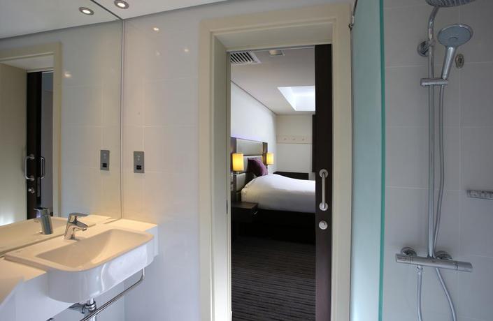 Imagen general del Hotel PREMIER INN DUBAI IBN BATTUTA. Foto 4