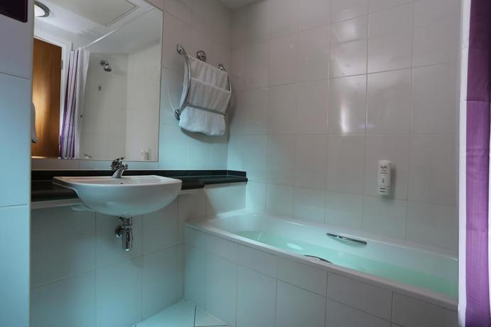 Imagen general del Hotel PREMIER INN DUBAI IBN BATTUTA. Foto 7