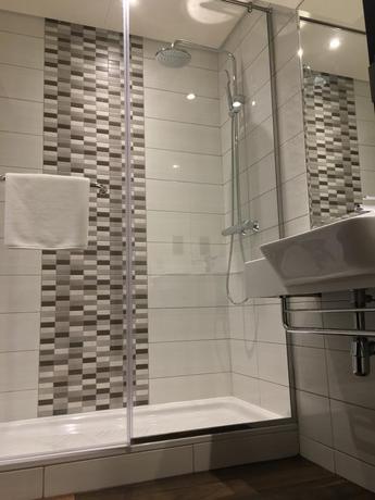 Imagen general del Hotel PREMIER INN DUBAI IBN BATTUTA. Foto 9