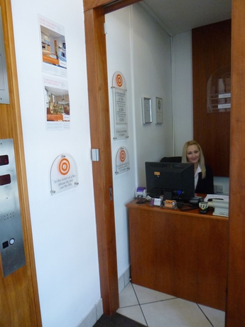 Imagen de los interiores del Hotel PREMIER SUITES Nottingham. Foto 18