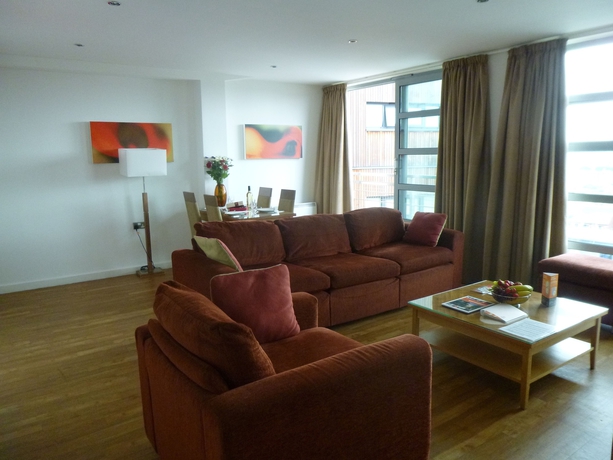 Imagen de la habitación del Hotel PREMIER SUITES Nottingham. Foto 11