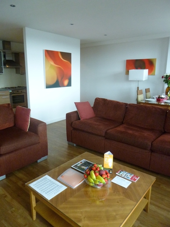 Imagen de la habitación del Hotel PREMIER SUITES Nottingham. Foto 12