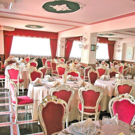 Imagen del bar/restaurante del Hotel PRESIDENT, Archi. Foto 6