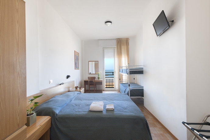 Imagen de la habitación del Hotel PRESIDENT'S. Foto 4