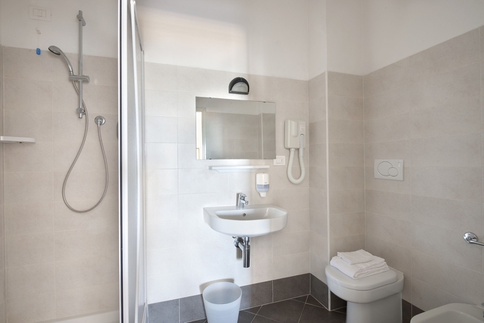 Imagen de la habitación del Hotel PRESIDENT'S. Foto 8