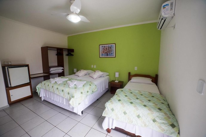 Imagen de la habitación del Hotel PRIS. Foto 13