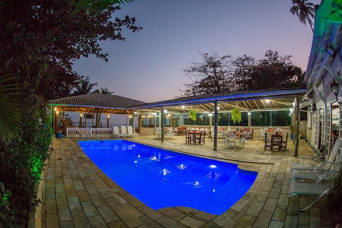 Imagen de la piscina del Hotel PRIS. Foto 17