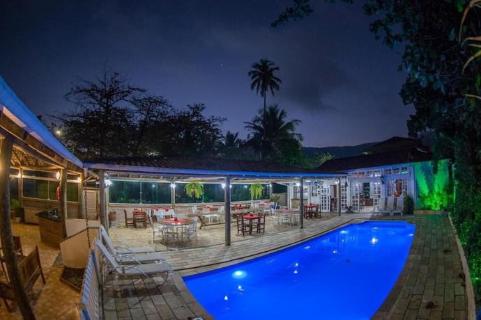 Imagen de la piscina del Hotel PRIS. Foto 18