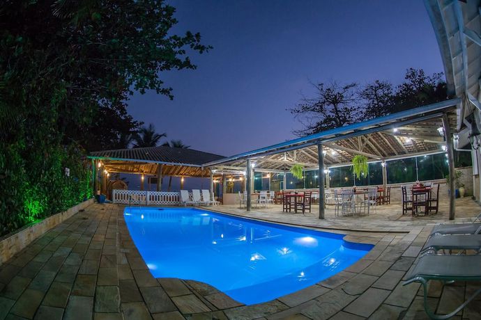 Imagen de la piscina del Hotel PRIS. Foto 19