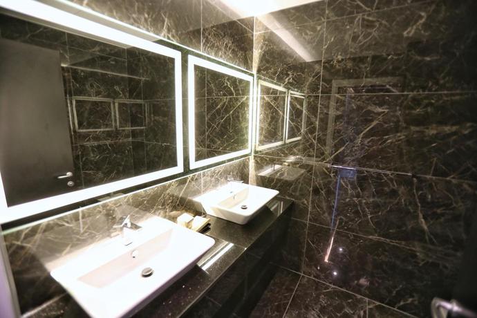 Imagen de la habitación del Hotel PRIVILEGE AND SPA. Foto 10